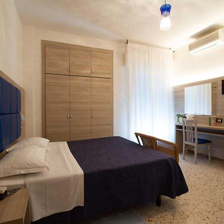 Hotel Onda Marina Misano Adriatico Ngoại thất bức ảnh