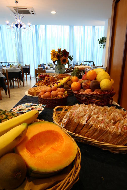 Hotel Onda Marina Misano Adriatico Ngoại thất bức ảnh