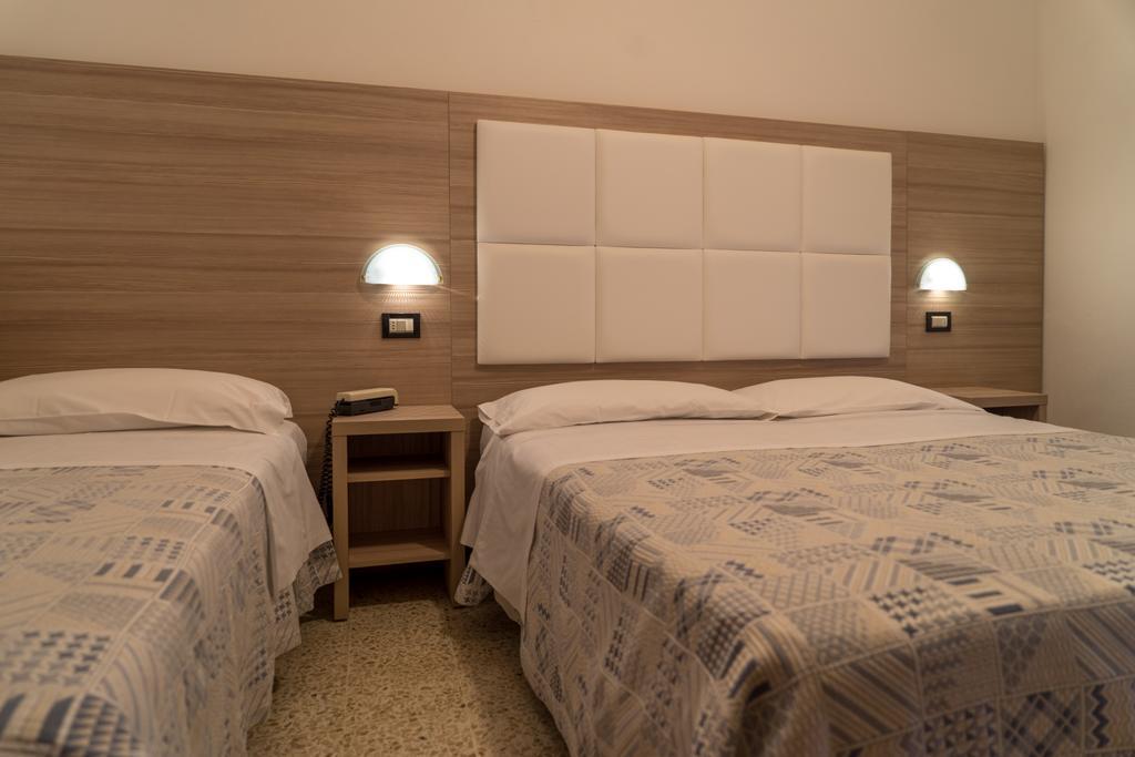 Hotel Onda Marina Misano Adriatico Phòng bức ảnh