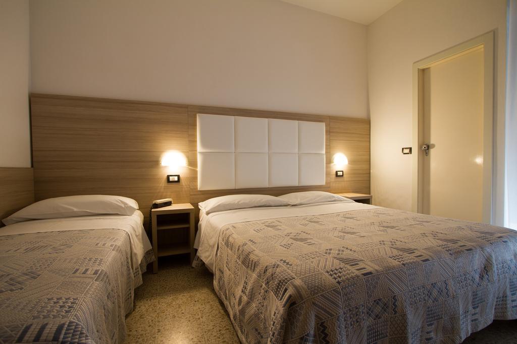 Hotel Onda Marina Misano Adriatico Ngoại thất bức ảnh