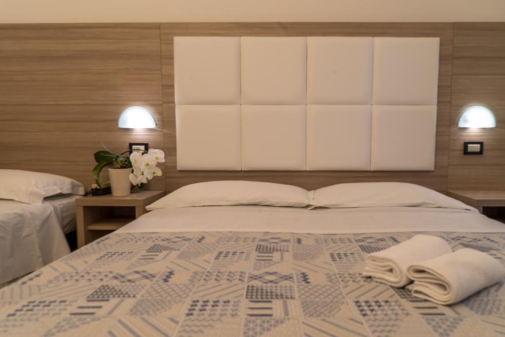 Hotel Onda Marina Misano Adriatico Ngoại thất bức ảnh